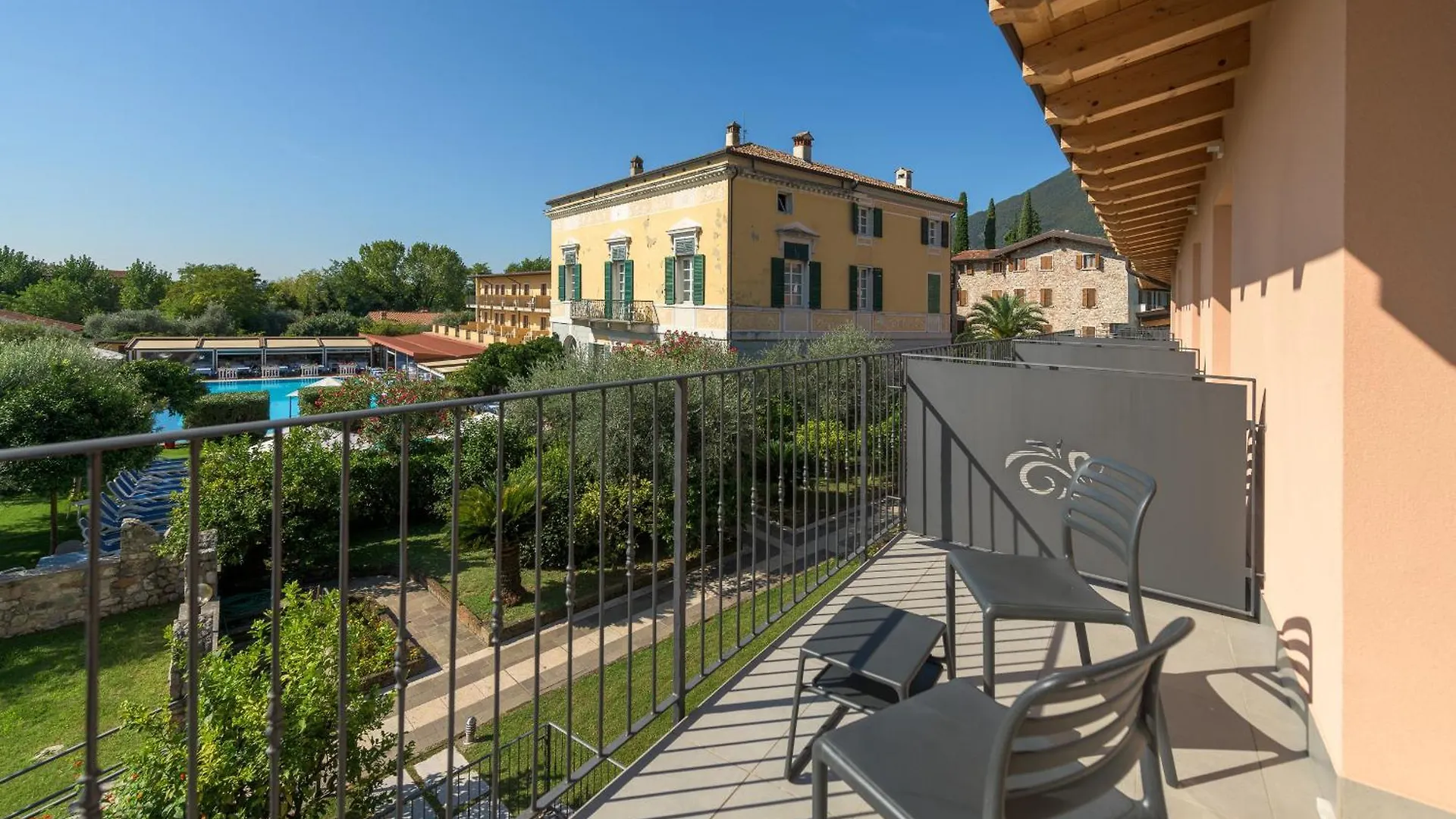 Otel Regina Del Garda Suite Toscolano Maderno