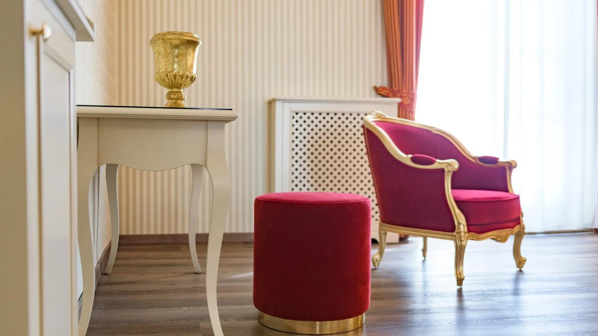 Regina Del Garda Suite Toscolano Maderno Otel