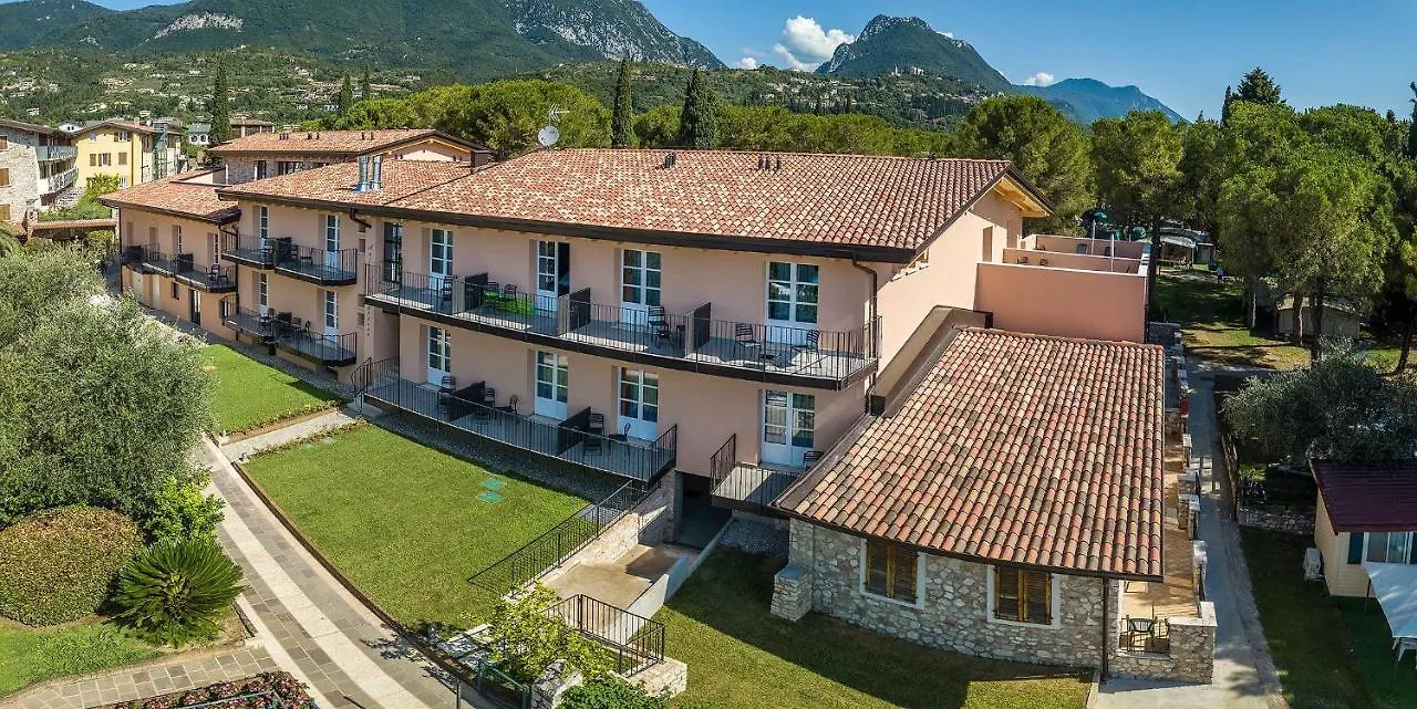 Regina Del Garda Suite Toscolano Maderno